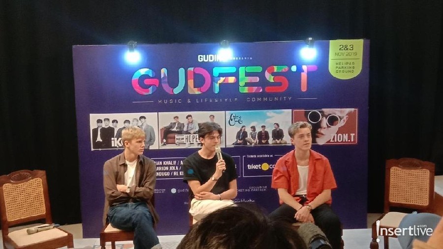 Cerita grup New Hope Club pasca diputusin kekasih di lagu Know Me Too Well.