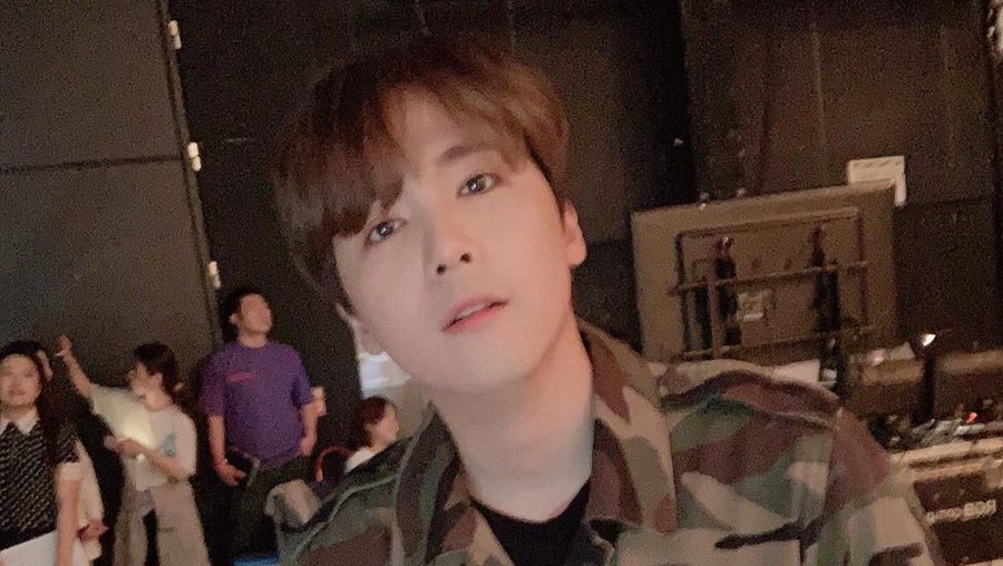 Lee Hongki menyempatkan diri membalas pesan manis dari penggemar meski sedang menjalani wajib militer.