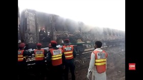VIDEO: Korban Tewas Kebakaran Kereta di Pakistan Bertambah