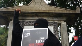 VIDEO: Presiden dan Wapres Kontroversi Cadar dan Cingkrang