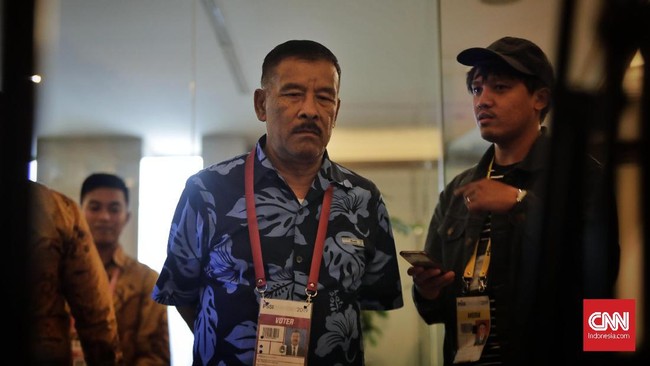 Komisaris PT Persib Bandung Bermartabat (PBB) Umuh Muchtar mengungkap alasan personal Luis Milla mundur dari Persib, Sabtu (15/7).