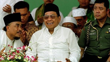 img-title Tak Hanya Gus Miftah, Alm Gus Dur Juga Pernah Diundang ke Gereja