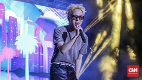 Bahasa Tak Halangi Penampilan Manis Zion.T di GUDFEST