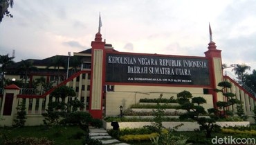 Injak hingga Gosok Bendera Pakai Sikat WC, Wanita Ini Ditangkap Polisi