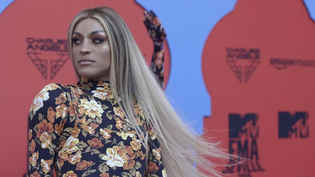 FOTO: Selebriti Berbusana Terburuk di MTV EMA 2019