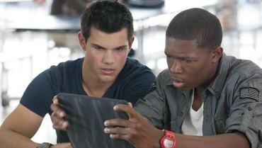 img-title Bioskop Trans TV Hari Ini, Taylor Lautner Diculik