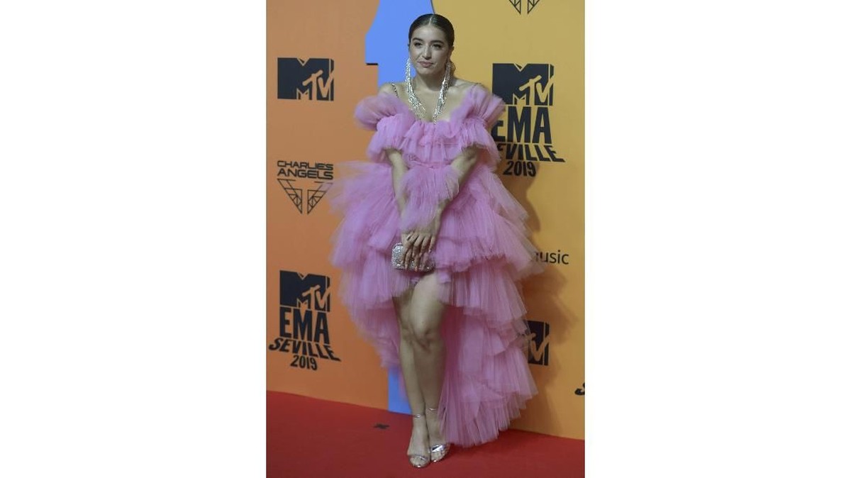 FOTO: 8 Selebriti Berbusana Terbaik di MTV EMA 2019