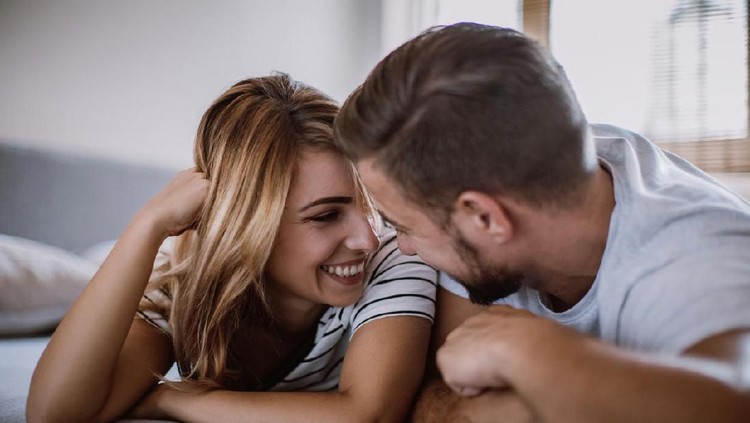 Orgasme terbagi dalam berbagai jenis, tergantung stimulasi dan durasinya. Mana yang sering Bunda alami?
