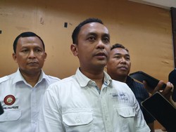Polisi Periksa Guru SMA di Bekasi yang Viral Pukuli Siswa karena Terlambat