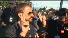 VIDEO: Patung Ringo Starr, Lady Gaga, dan Serial Baru Netflix