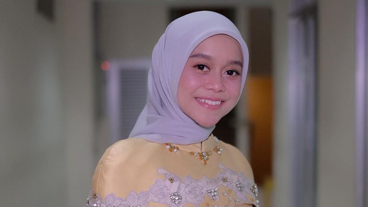 Bukan pamer goyangan seksi&comma; tujuh pedangdut ini dikenal dan memberikan penampilan sempurnanya di atas panggung dengan suara emas&period; 