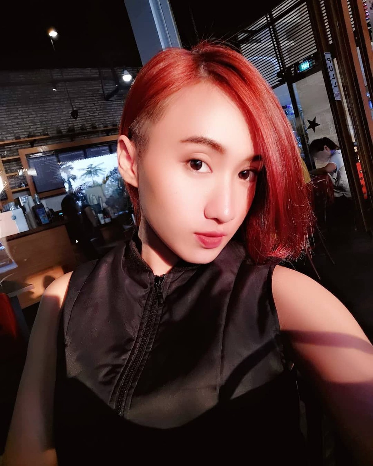 Lola Zieta&comma; wanita cosplayer ini mendadak viral karena mengaku adalah seorang panseksual&period; Penampilan seksinya di Instagram juga menjadi sorotan publik&period;