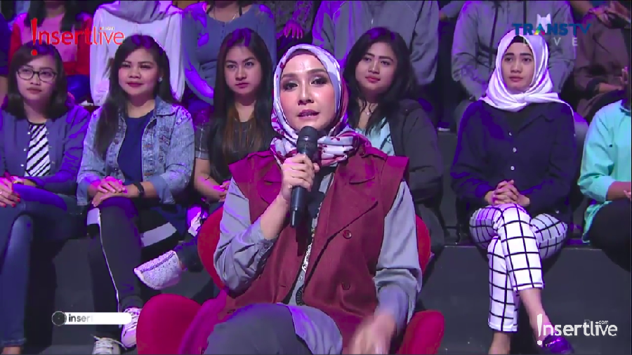 Komentar julit netizen terhadap selebritis pun menjadi sorotan. Intan Erlita menyebut hal itu karena netizen punya tujuan tertentu.