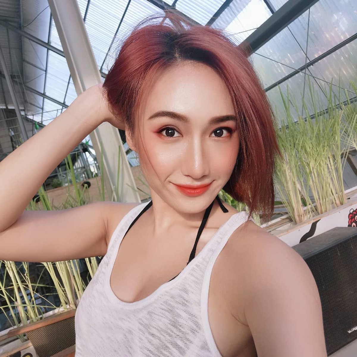 Lola Zieta&comma; wanita cosplayer ini mendadak viral karena mengaku adalah seorang panseksual&period; Penampilan seksinya di Instagram juga menjadi sorotan publik&period;