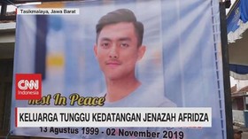 VIDEO: Keluarga Tunggu Kedatangan Jenazah Afridza Munandar
