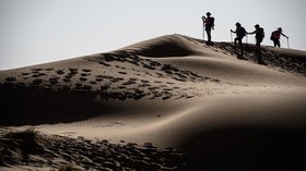FOTO: Para Wanita Pelintas Gurun Sahara