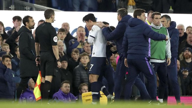 Mantan pemain Liverpool, Stan Colymore, menilai Son Heung-Min berlebihan dalam menyikapi cedera patah engkel Andre Gomes.