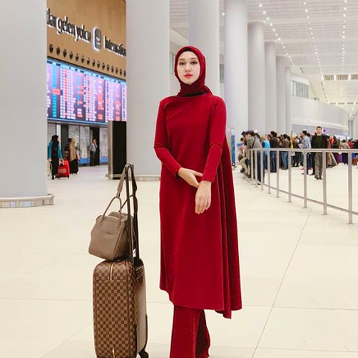 <p>Masalah fashion, Dian Pelangi memang jagonya. (Foto: Instagram/ @dianpelangi)</p>