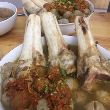 Sensasi Sambal Setan dan Bakso Mercon, Pedasnya Bikin Lidah Bergetar