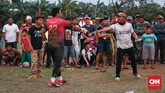 FOTO: Tenggelam dalam Pesona Tarkam Di negara bola seperti Indonesia, pesona tarkam tak pernah memudar meski sepakbola kini makin 'canggih' dengan berbagai dukungan teknologi.