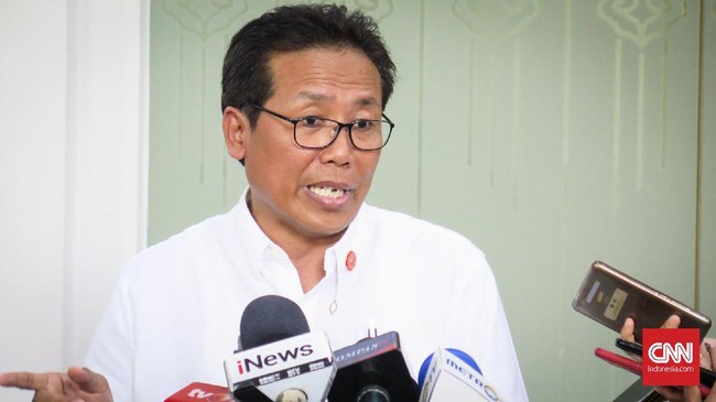 Staf Khusus Presiden Bidang Komunikasi Fadjroel Rahman menyebut pemerintah dan DPR saat ini telah memperhitungkan kondisi politik terkait pengesahan RKUHP.