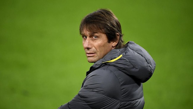 Pelatih Inter Milan Antonio Conte mendapat pengawalan ketat dari kepolisian setelah menerima surat ancaman dari orang tak dikenal.