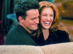 Kok Bisa Matthew Perry Benci pada Keanu Reeves?