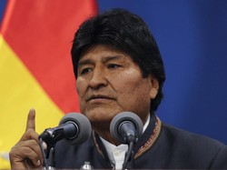 Morales Dilarang Nyapres Lagi, Pendukungnya Bentrok dengan Polisi Bolivia