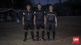 FOTO: Para Pengabdi Tarkam Turnamen tarkam punya banyak cerita. Mulai dari pemain, wasit, juragan tim, komentator, hingga orang pintar, semua ada di sana.