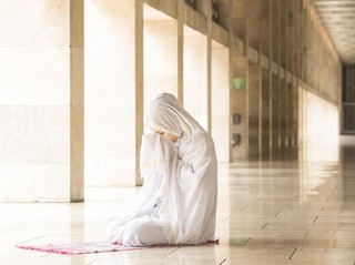 Cari Mukena Adem untuk Salat Idul Adha? Ini Pilihan yang Nyaman Dipakai