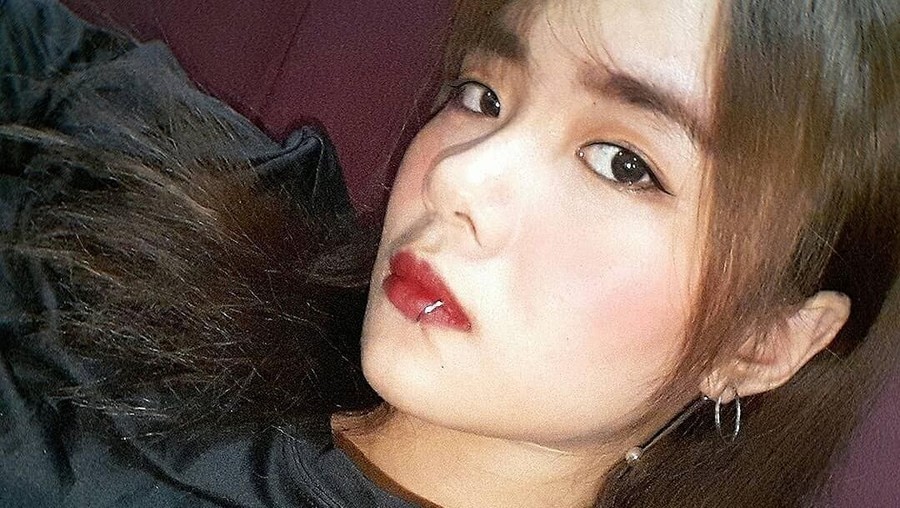 Siapas angka 3 wanita cantik ini kembaran V BTS.
