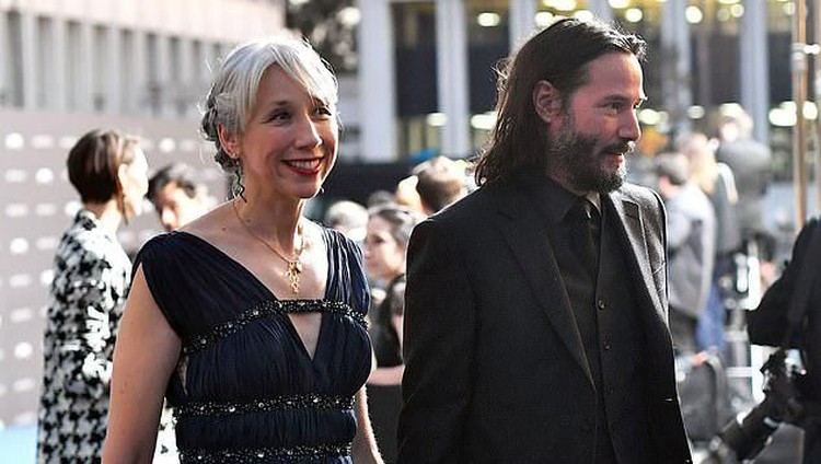 Simak artikel terpopuler hari ini di HaiBunda. Keanu Reeves move on hingga respons orang tua saat anak masturbasi.