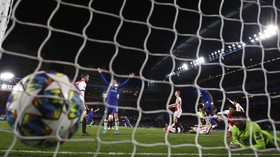FOTO: Chelsea vs Ajax, Cerita Delapan Gol dan Dua Kartu Merah