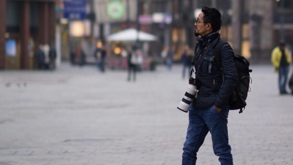 Enam potret Ricky Zainal yang kini tengah mencuri perhatian usai kisah layangan putus viral di media sosial&period; Siapakah sosoknya&quest;