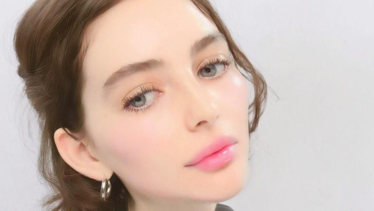 Genap 21 Tahun, Ini Pesona Putri Mendiang Paul Walker Meadow Walker baru saja merayakan ulangtahunnya yang ke-21 tahun. Berikut pesona kecantikannya.