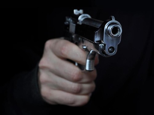 Polisi Tangkap Pria Pamer Pistol dan Ngaku 'Ring Satu Istana'