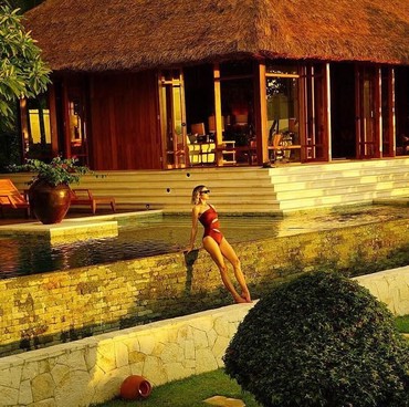 Jennifer Lawrence Bulan Madu di Nihi Sumba Indonesia