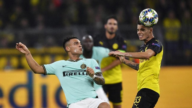 Inter Milan mengalami ironi di Liga Champions musim ini. Skuat arahan Antonio Conte sering kali unggul lebih dulu namun harus mengakhiri laga dengan kekalahan.