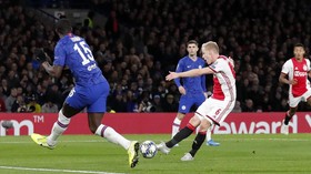 Donny van de Beek ke MU, Pemain Setan Merah Girang