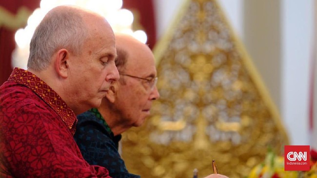 Menteri Perdagangan AS Wilbur Ross menyatakan China merupakan ancaman ekonomi terbesar di kawasan Asia karena mereka memiliki pasar dan kekuatan militer besar.