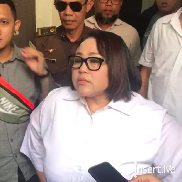 Sidang Kasus Narkoba Ditunda, Raut Wajah Nunung Sedih dan Muram
