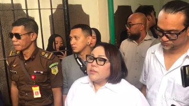 img-title Keluar dari RSKO, Nunung Siap Jadi Duta Antinarkoba