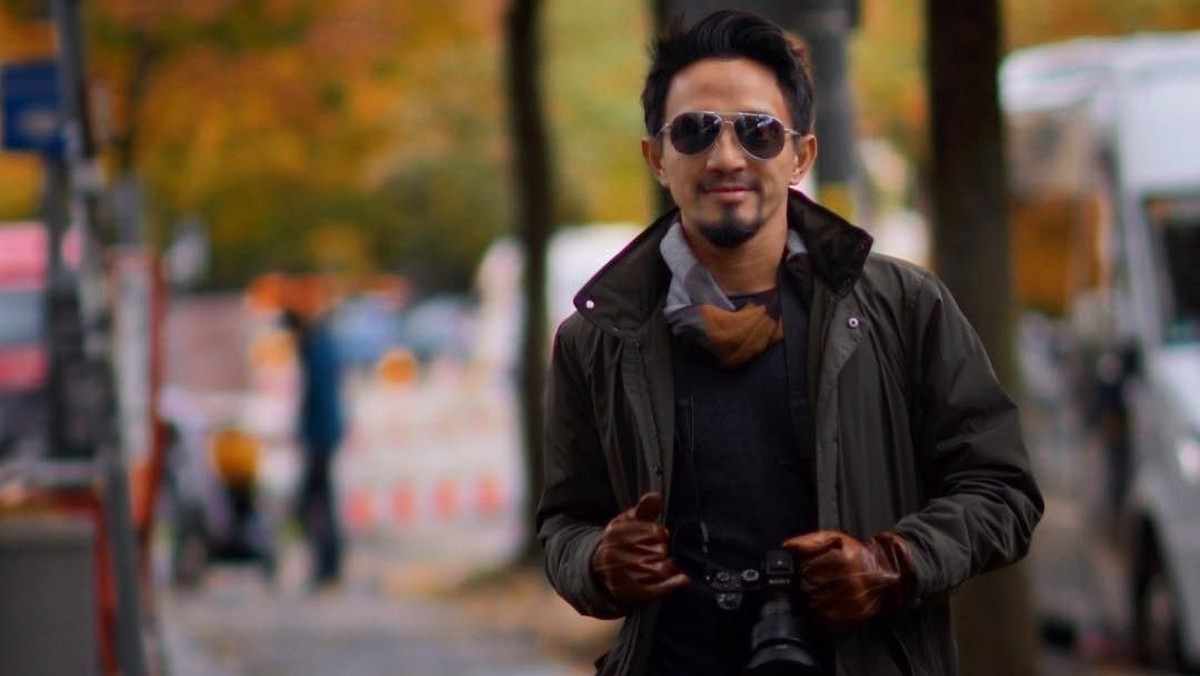 Enam potret Ricky Zainal yang kini tengah mencuri perhatian usai kisah layangan putus viral di media sosial&period; Siapakah sosoknya&quest;