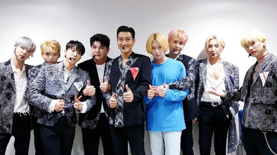 Para personel Super Junior sudah terbang dari Korea Selatan menuju Jakarta untuk konser yang bertajuk Super Show 8: Infinite Time di ICE BSD.