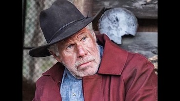 Pemeran 'Hellboy' Ceraikan Istri demi Selingkuhan?