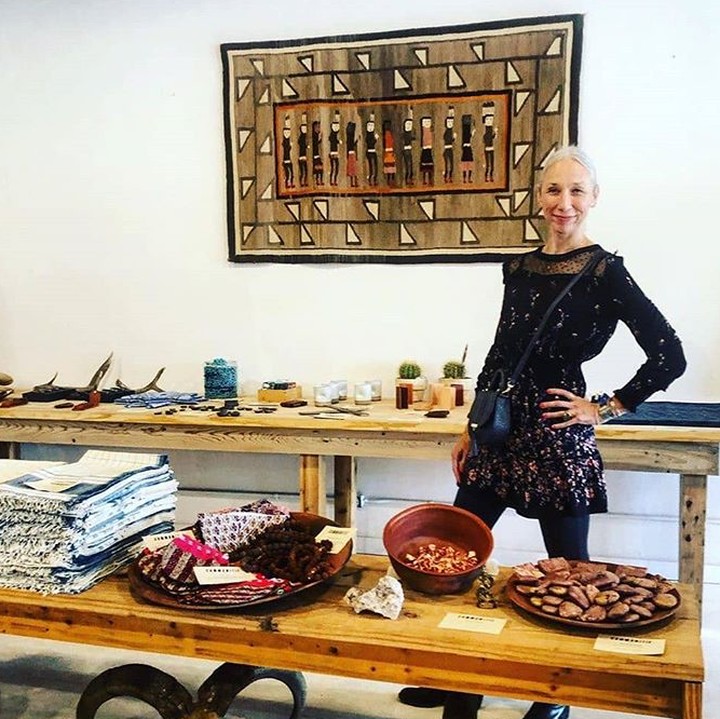 <p>Karya seni Alexandra sering dipamerkan di berbagai tempat, termasuk Los Angeles County Museum of Art (LACMA). (Foto: Instagram/ @grantalexandra)</p>