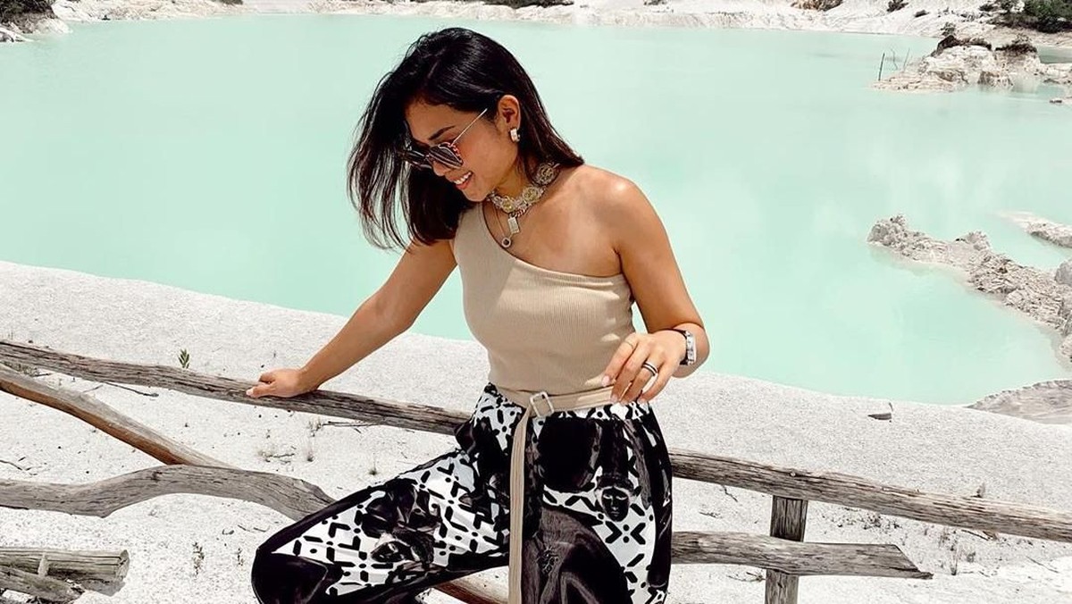 Delapan influencer Indonesia berikut ini dikenal memiliki tubuh sempurna atau body goals&period; Ada siapa saja&quest;