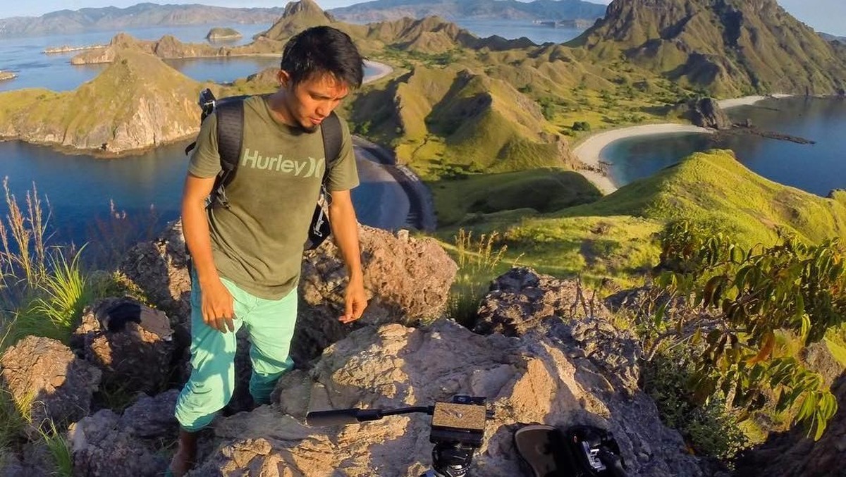 Enam potret Ricky Zainal yang kini tengah mencuri perhatian usai kisah layangan putus viral di media sosial&period; Siapakah sosoknya&quest;