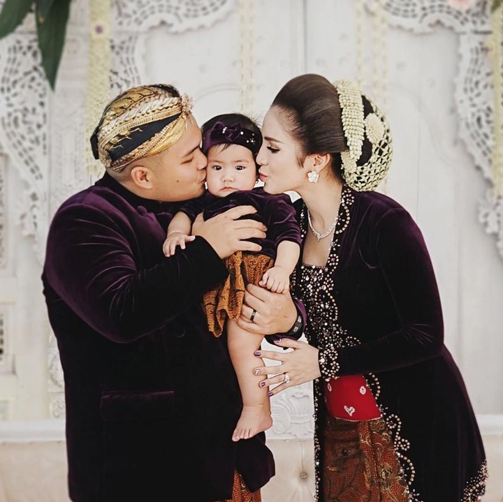 <span class="im"><span class="im">Semoga setelah prosesi ini, Briell tumbuh jadi putri yang membanggakan kedua orang tuanya ya. (Foto: Instagram @therealmomogeisha)</span></span><div class="yj6qo ajU"><div id=":2pe" class="ajR" tabindex="0" data-tooltip="Show trimmed content"><img class="ajT" src="https://ssl.gstatic.com/ui/v1/icons/mail/images/cleardot.gif" alt="" /></div></div>