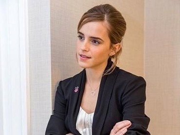 img-title 6 Bulan Dilarang Nyetir karena Ngebut, Segini Denda Tilang Emma Watson